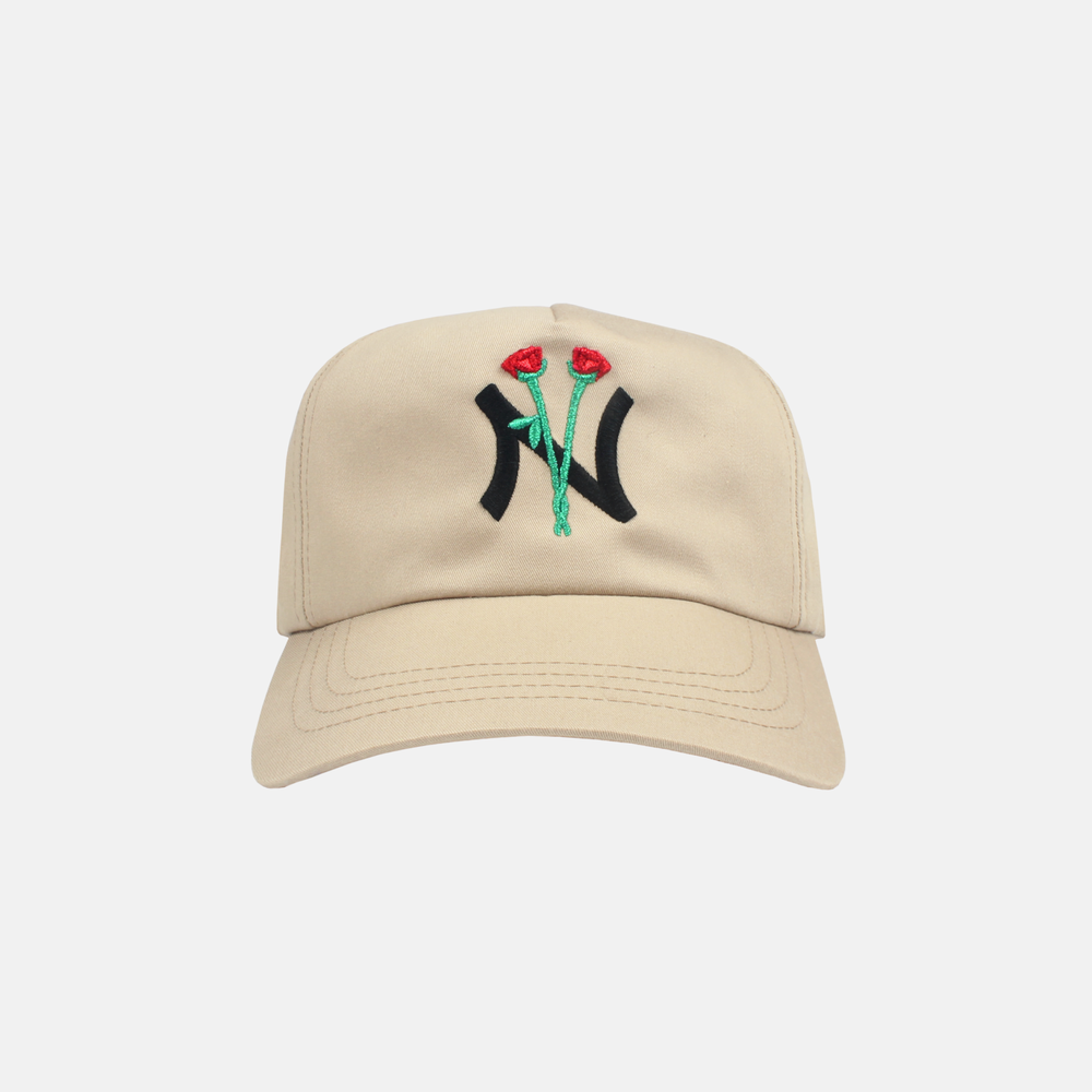 ROSES FOR NY SNAPBACK (COOKIE DOUGH)